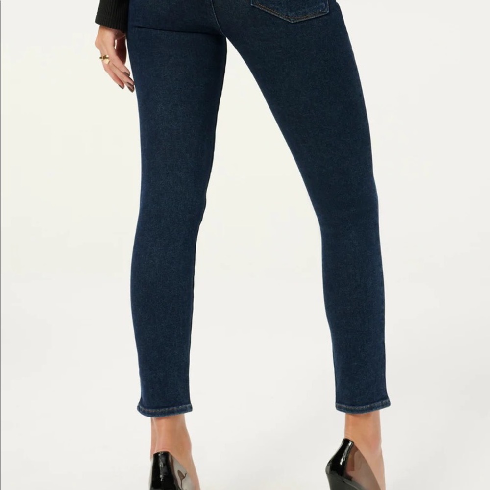 Good American Good Legs Crop Jeans - Picture 3 of 4